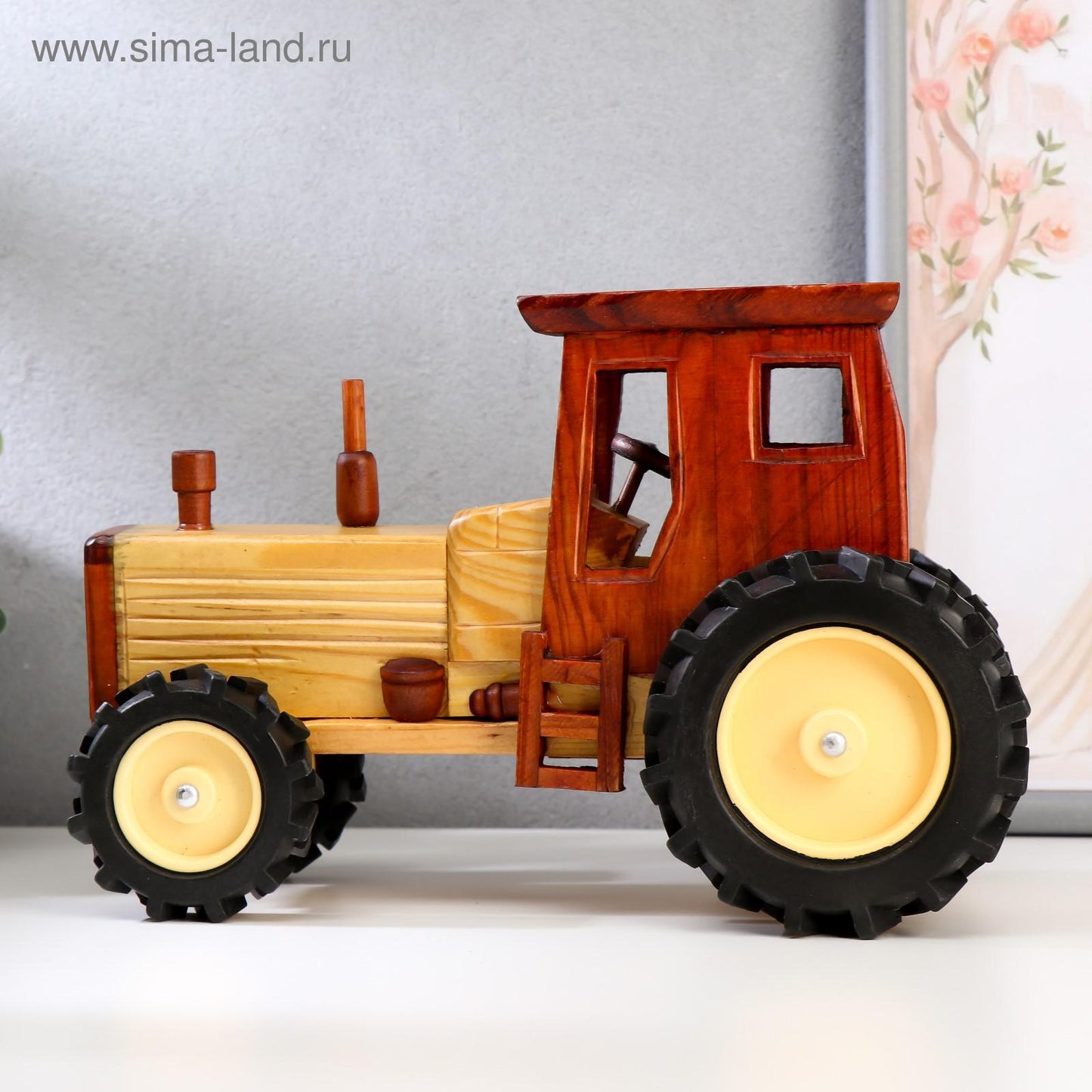 WOODEN TRACTOR DECOR