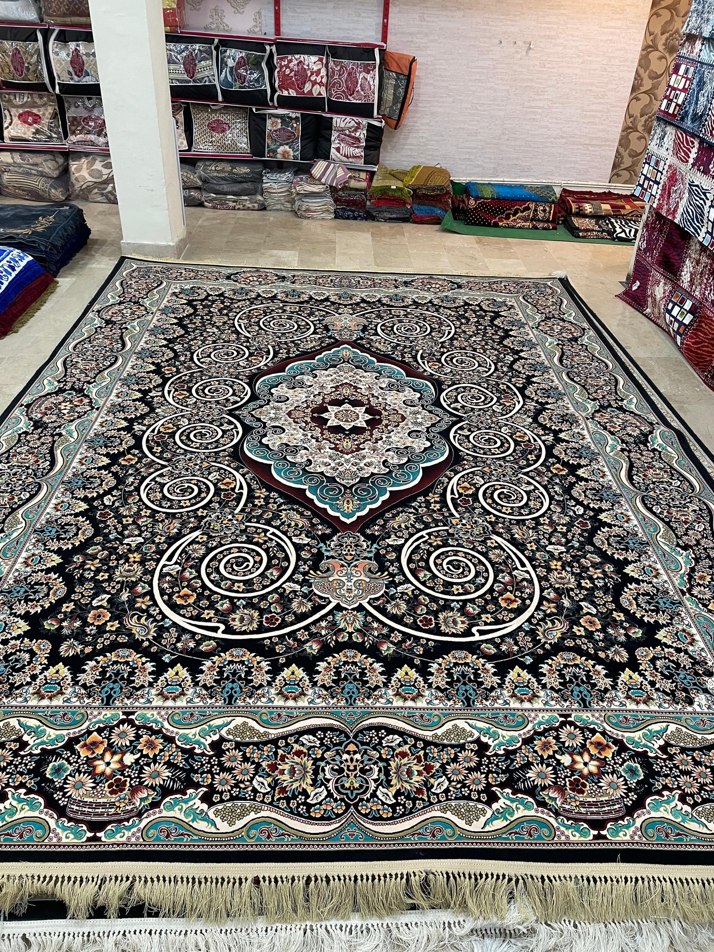 1200 SHANA IRANI RUG (10x13)