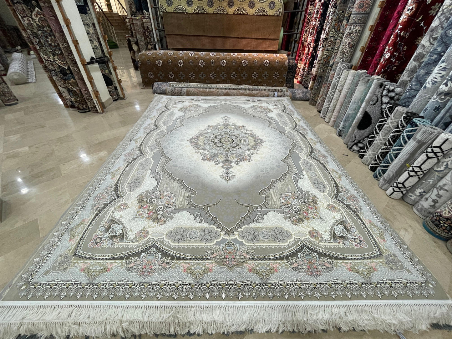 1200 SHANA IRANI RUG (10x13)