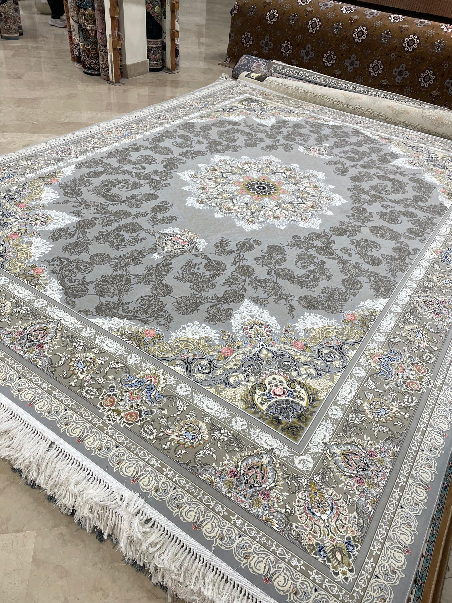 1200 SHANA IRANI RUG (10x13)