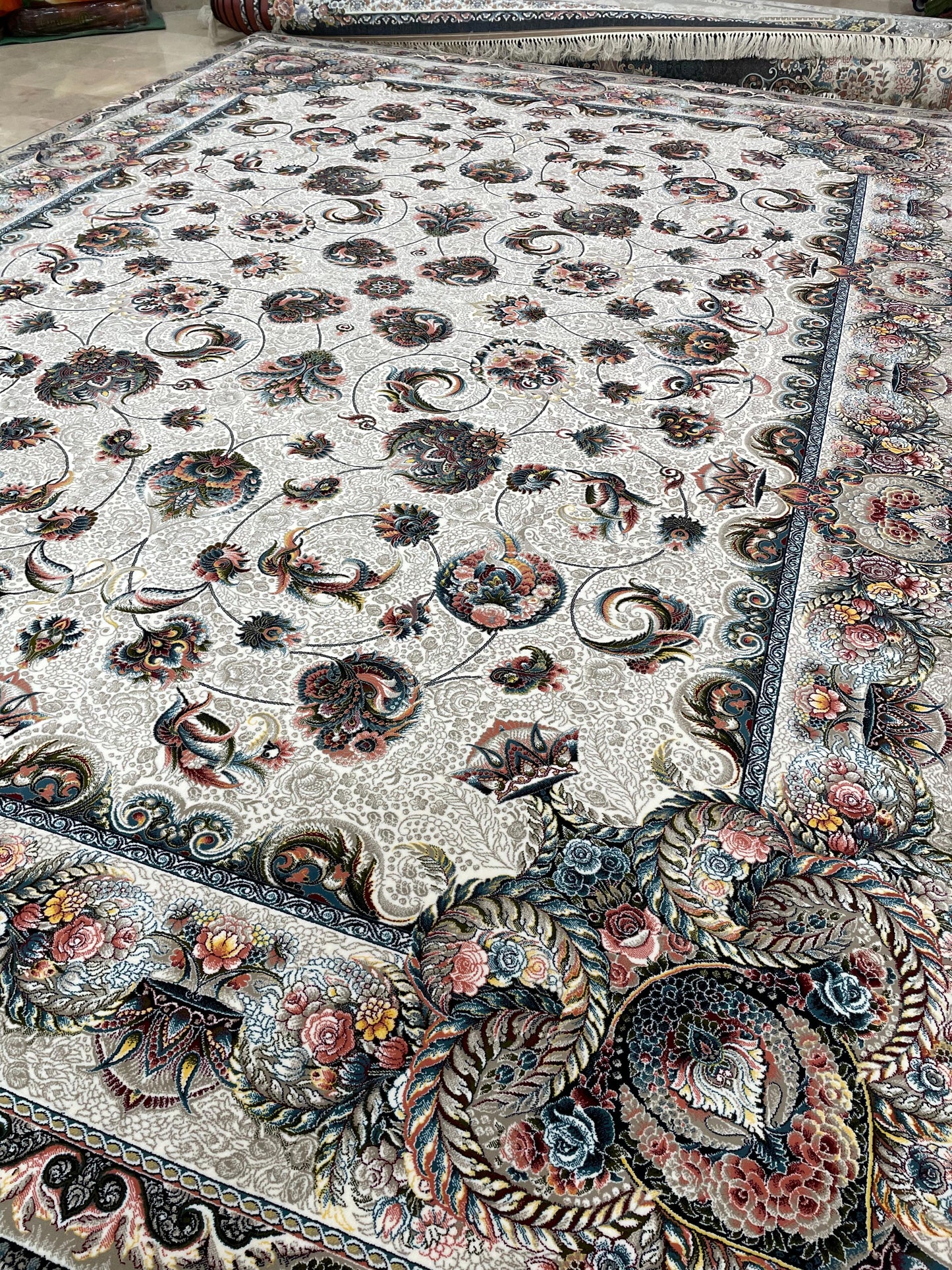 1200 SHANA IRANI RUG (10x13)