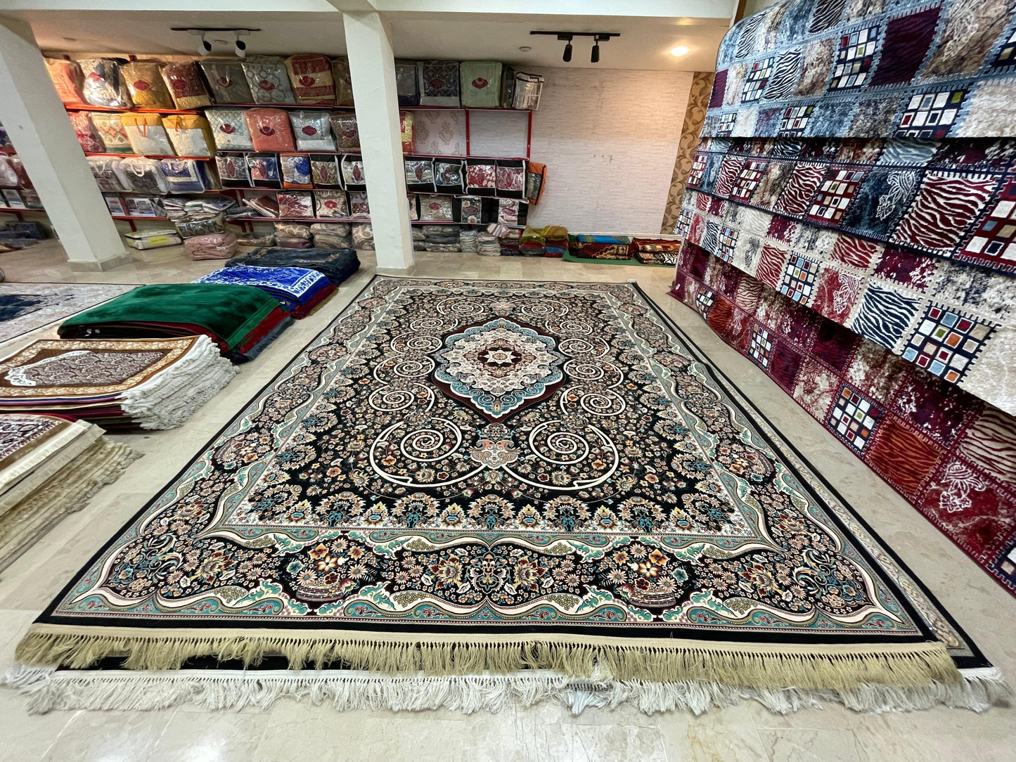 1200 SHANA IRANI RUG (10x13)