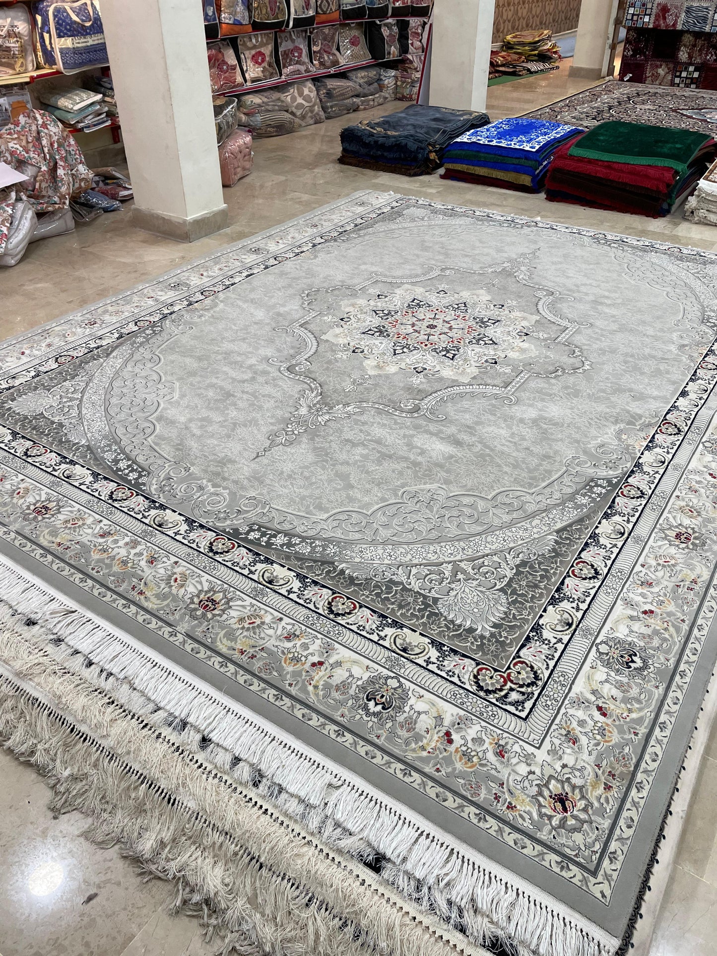 700 SHANA IRANI RUG (10x13)