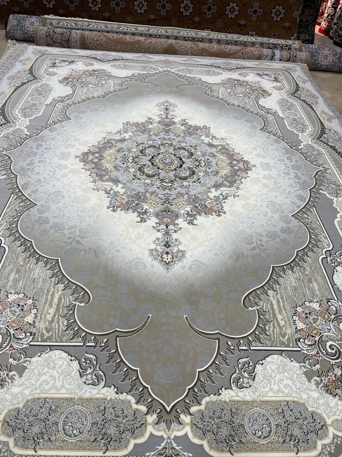 1200 SHANA IRANI RUG (10x13)