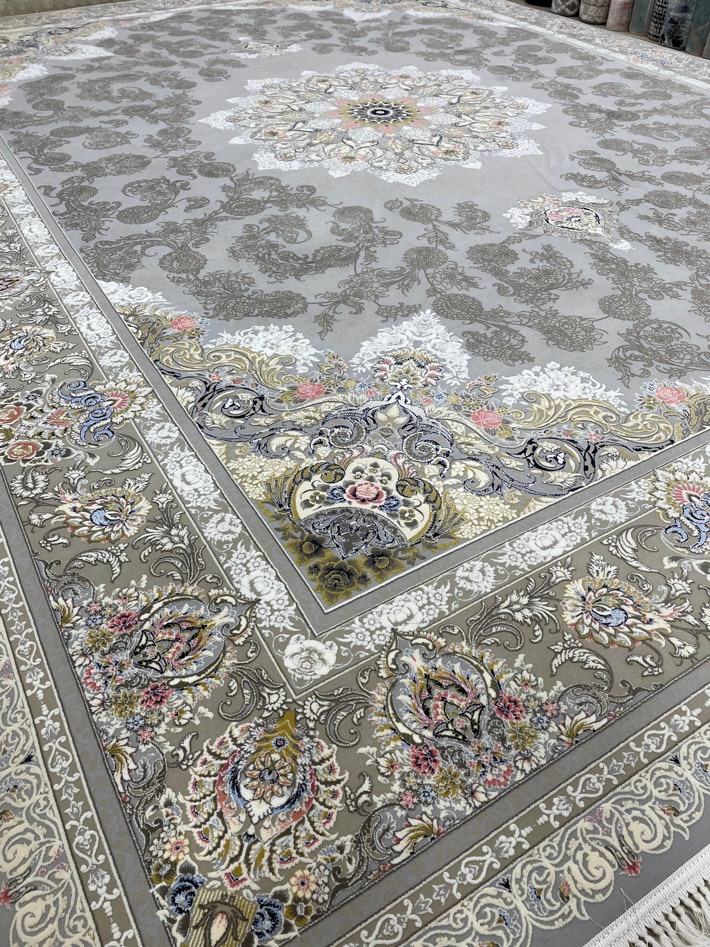 1200 SHANA IRANI RUG (10x13)