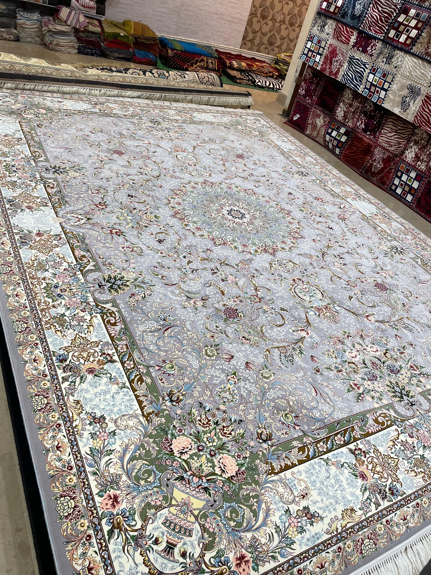 1200 SHANA IRANI RUG (10x13)