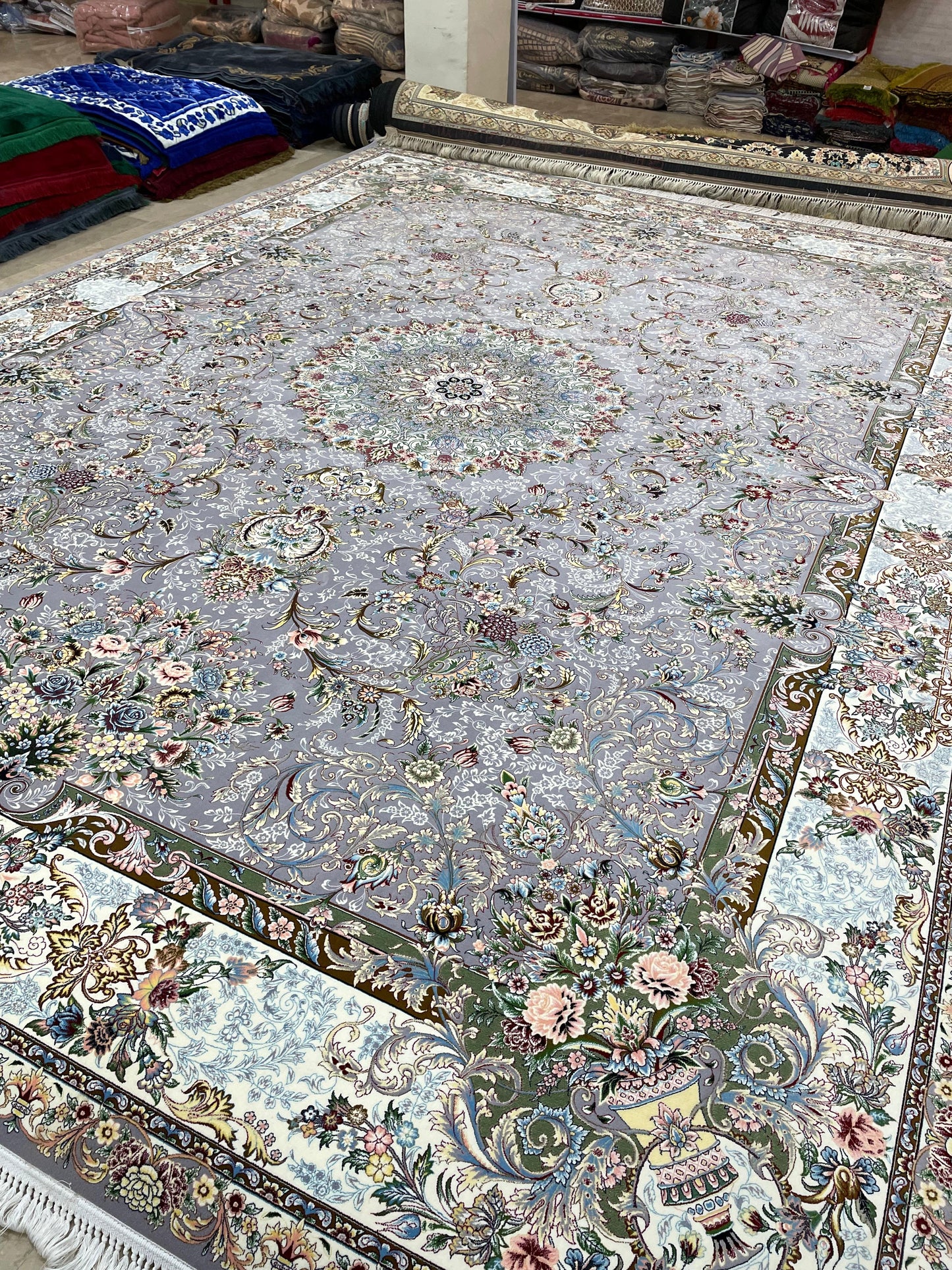 1200 SHANA IRANI RUG (10x13)