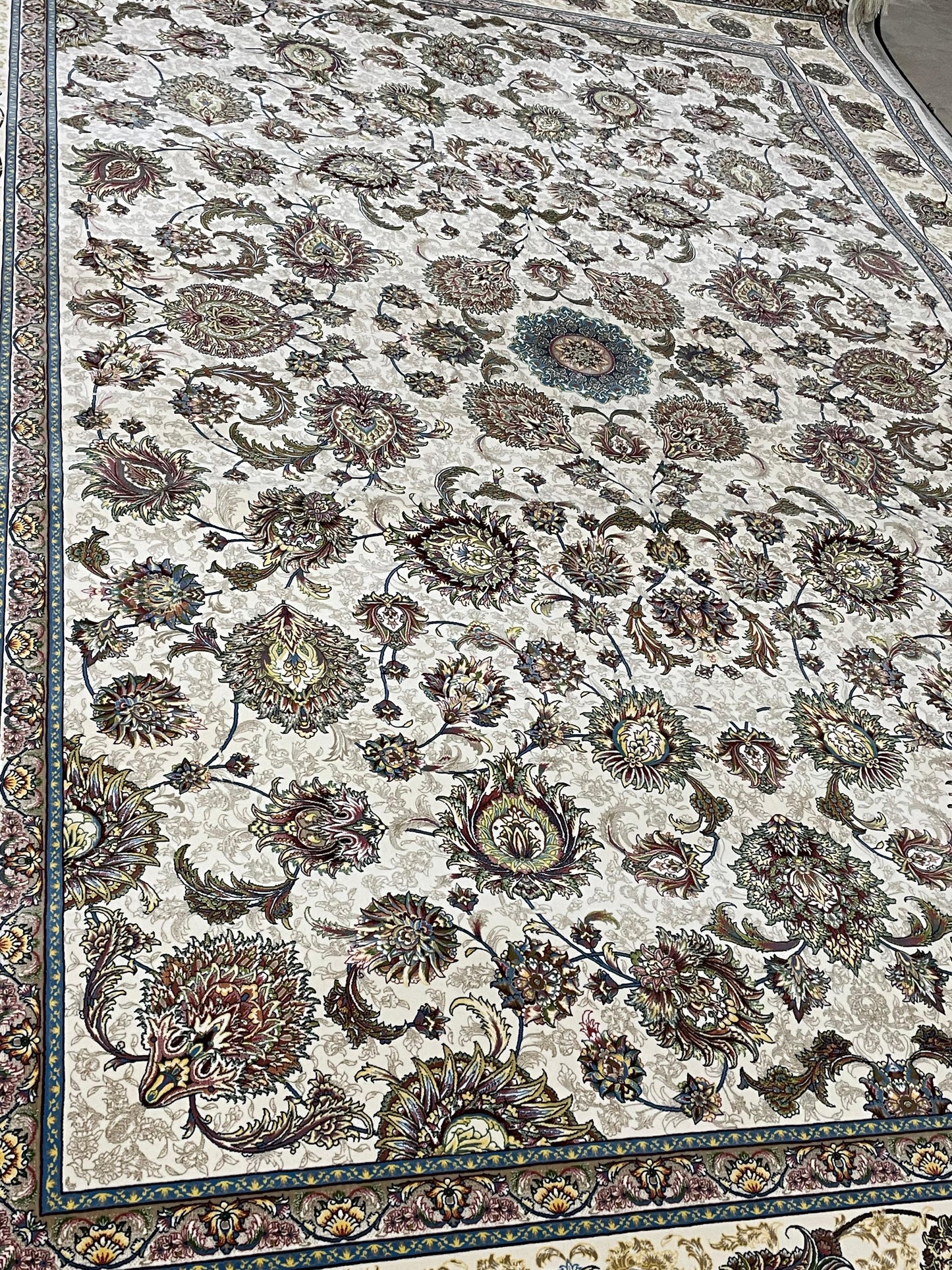 1200 SHANA IRANI RUG (8x11)