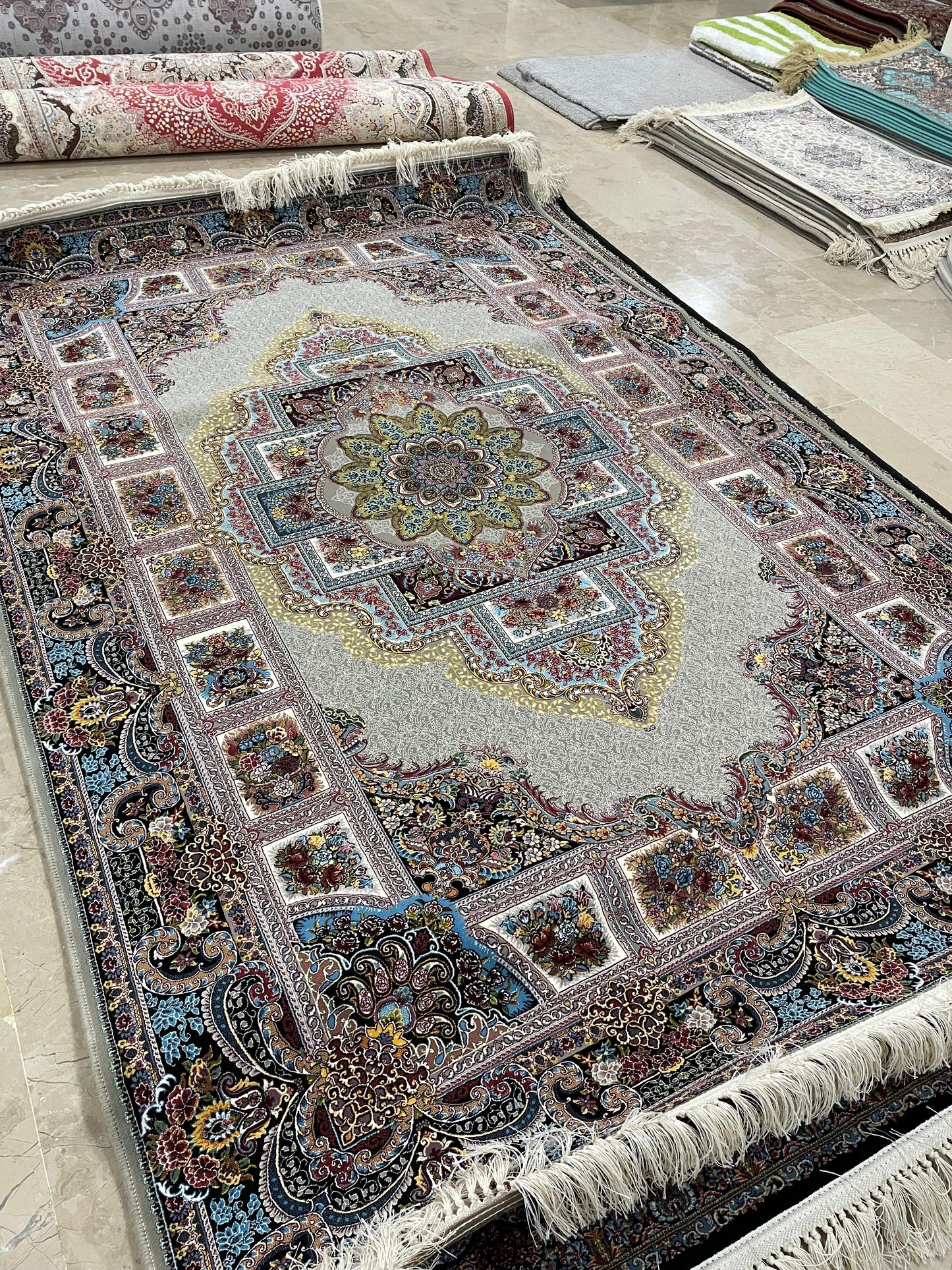 1200 SHANA IRANI RUG (5x8)