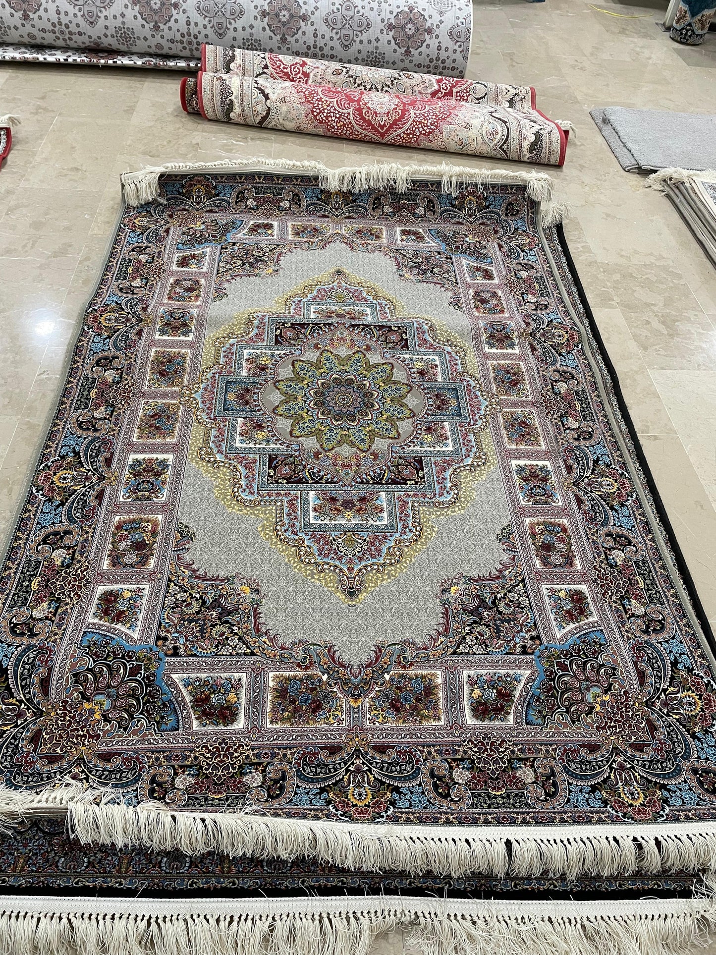 1200 SHANA IRANI RUG (5x8)