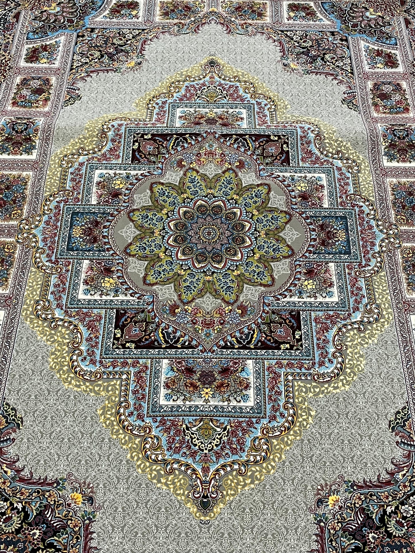 1200 SHANA IRANI RUG (5x8)