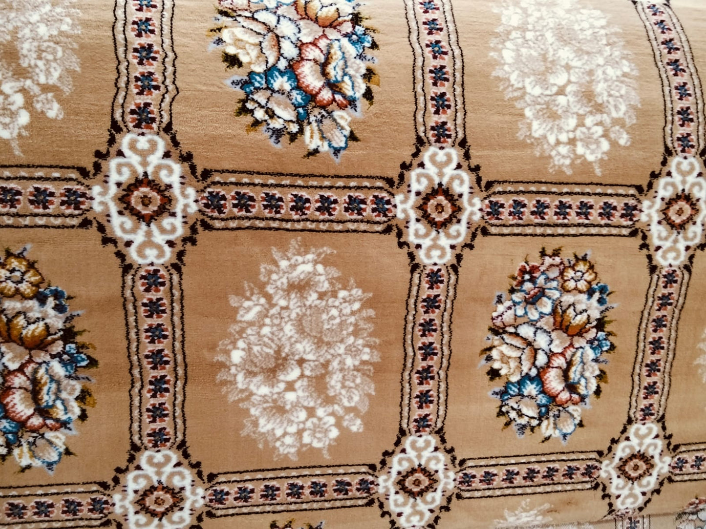 700 SHANA BEIGE BOX