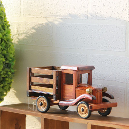 WOODEN TRUCK DECOR
