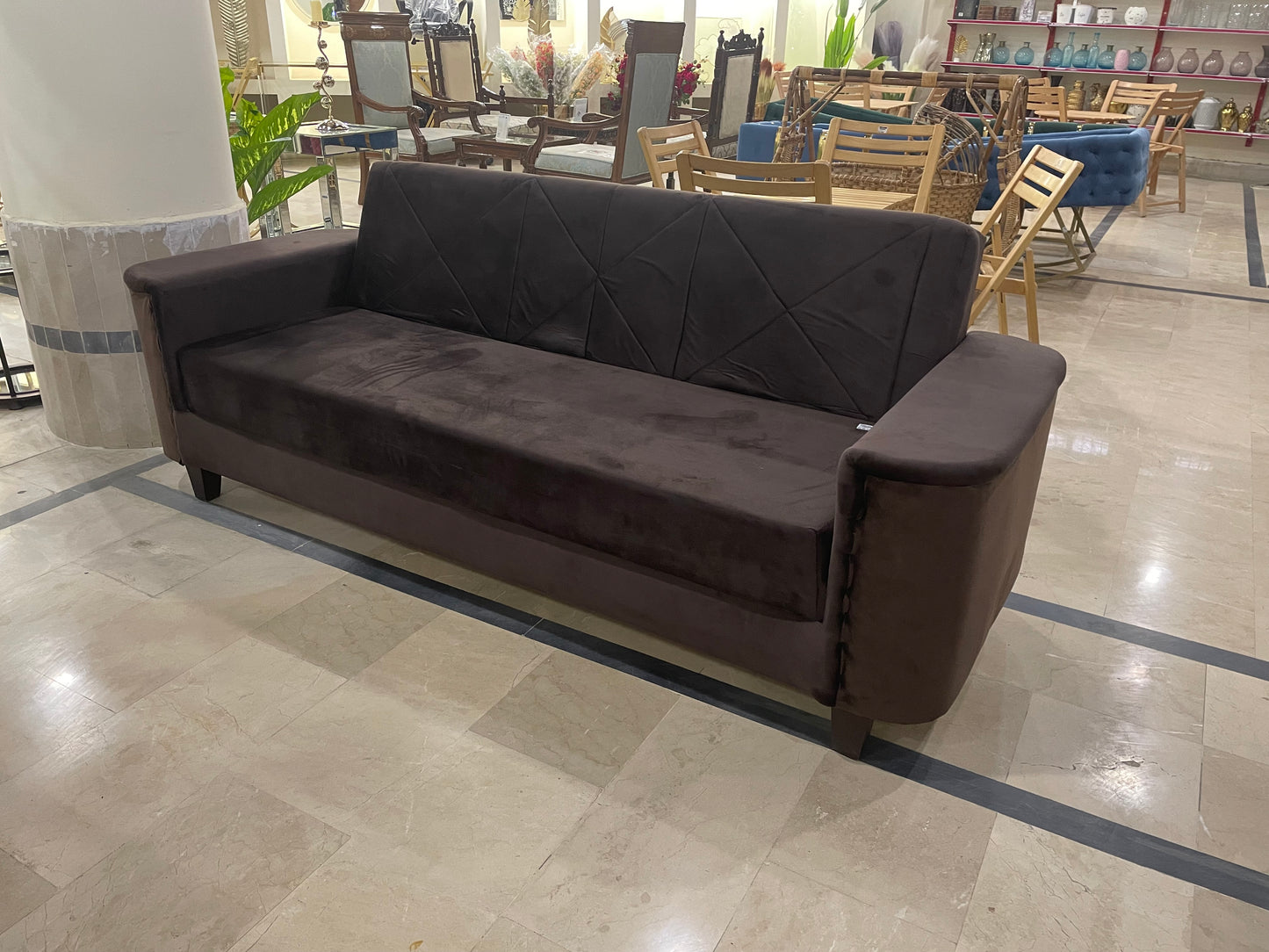 SOFA CUMBED BROWN A