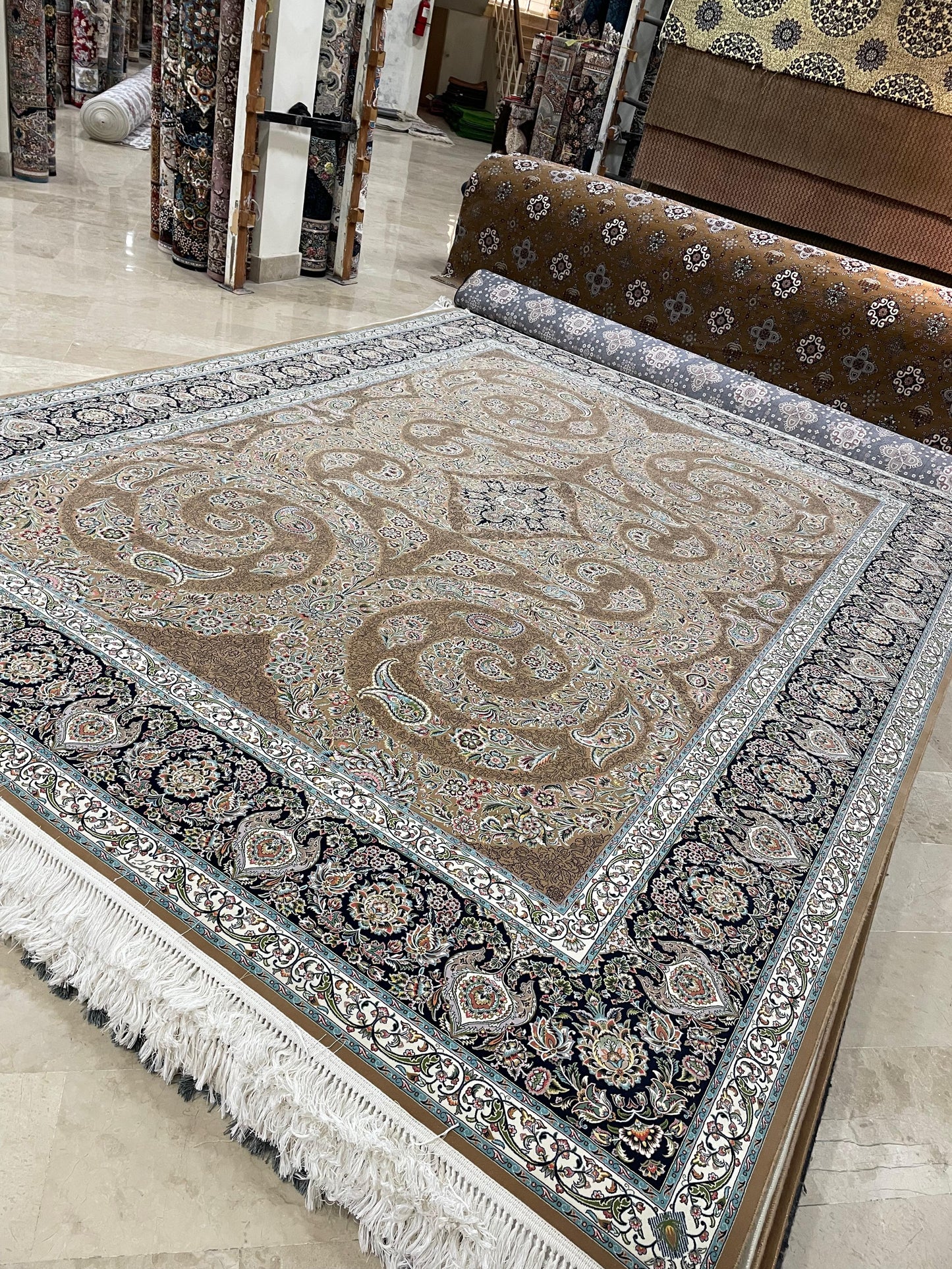1200 SHANA IRANI RUG (10x13)