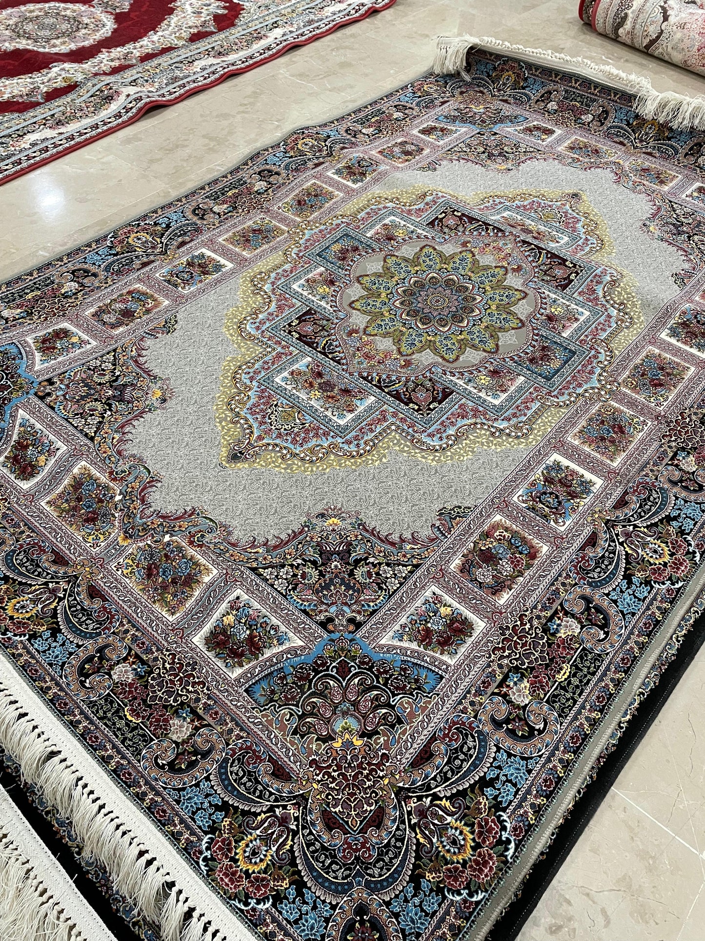 1200 SHANA IRANI RUG (5x8)
